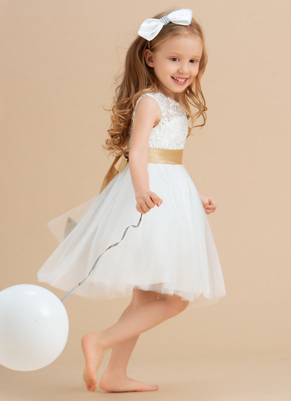Robe Enfant Dentelle Élégante Avec Nœud - gallery 3