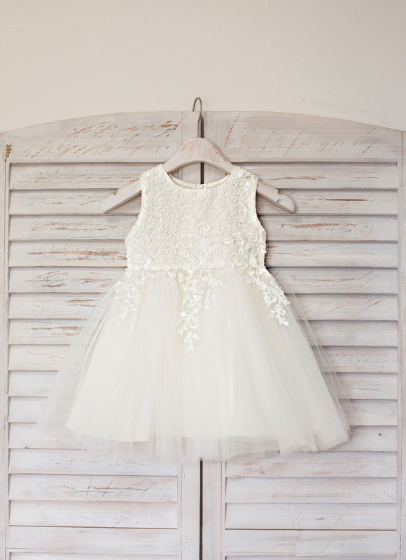Robe Enfant Satinée Élégante Brodée