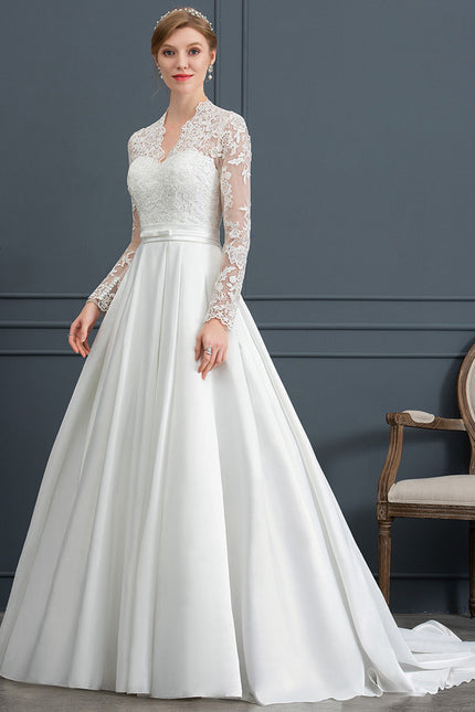 Robe Nuptiale Satinée À Manches En Dentelle