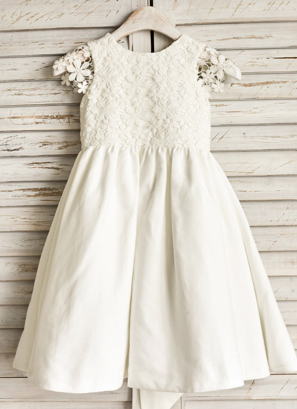 Robe Enfant Satinée Élégante Avec Nœud - gallery 2