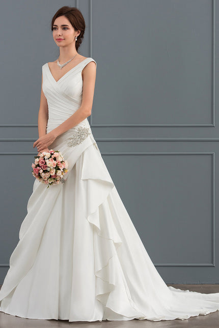 Robe Nuptiale Satinée À Drapés Élégants - gallery 2