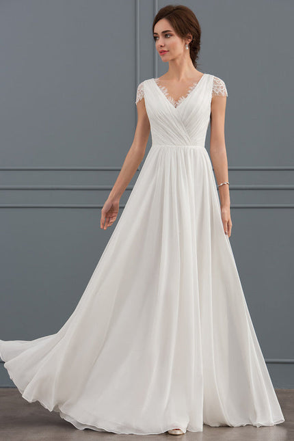 Robe Nuptiale Fluide À Dentelle Raffinée