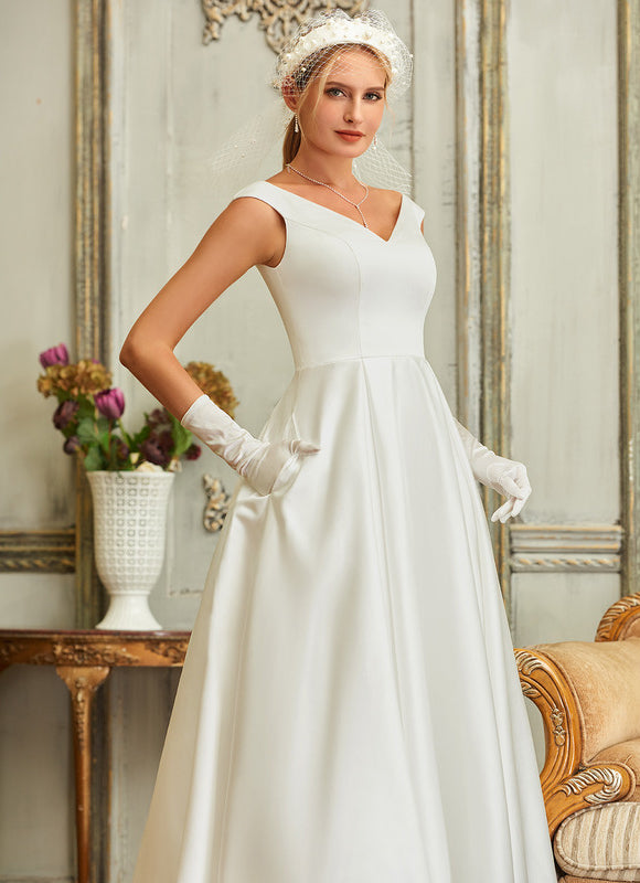 Robe De Mariée Moderne En Soie - gallery 3