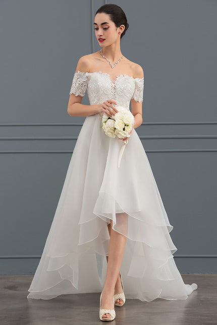 Robe Nuptiale Romantique À Volants.