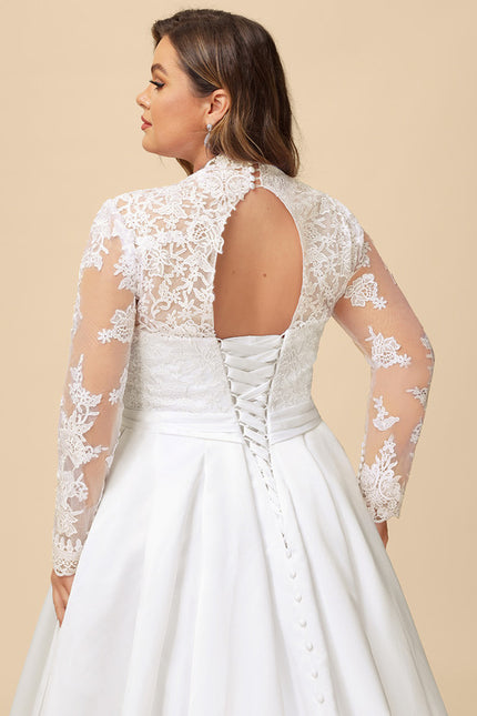 Robe Nuptiale Satinée À Manches En Dentelle - gallery 9
