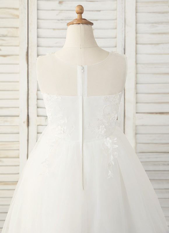 Robe Enfant Élégante À Traîne. - gallery 1