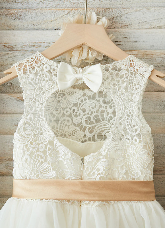 Robe Enfant Dentelle Élégante Avec Nœud - gallery 7