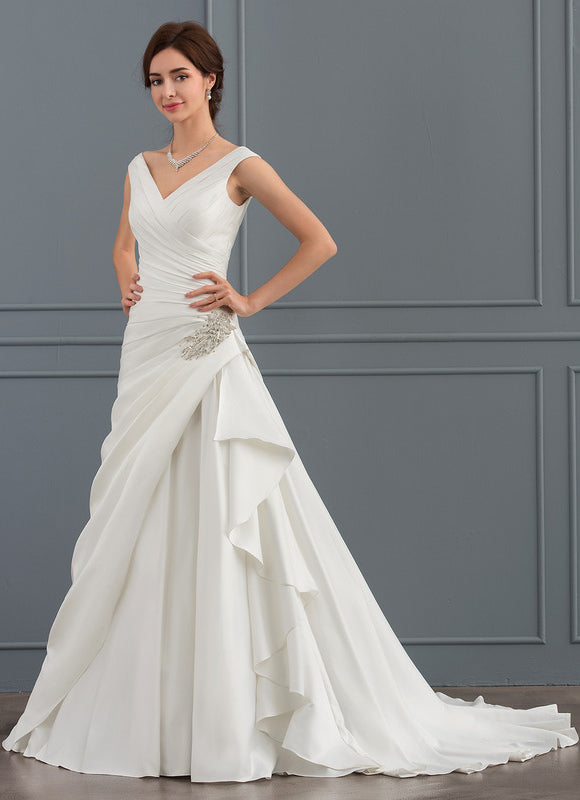 Robe Nuptiale Satinée À Drapés Élégants
