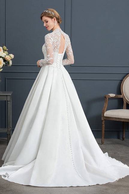 Robe Nuptiale Satinée À Manches En Dentelle - gallery 3